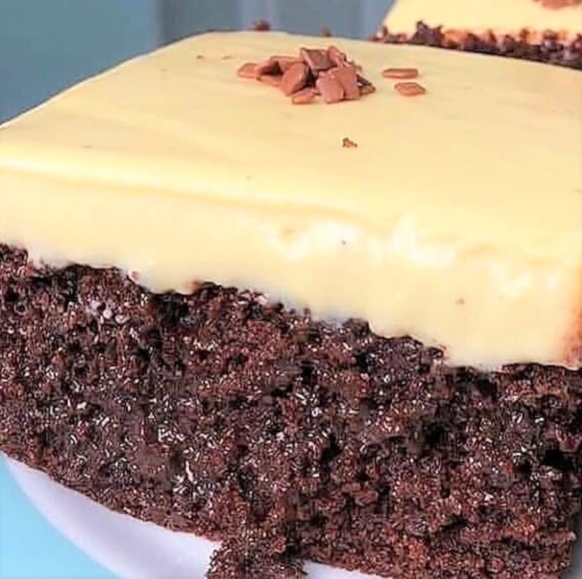 MOIST CHOCOLATE CAKE