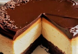 BOSTON CHOCOLATE CREAM PIE CHEESECAKE
