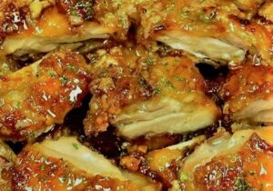 𝐂𝐑𝐈𝐒𝐏𝐘 𝐇𝐎𝐍𝐄𝐘 𝐆𝐀𝐑𝐋𝐈𝐂 𝐂𝐇𝐈𝐂𝐊𝐄𝐍