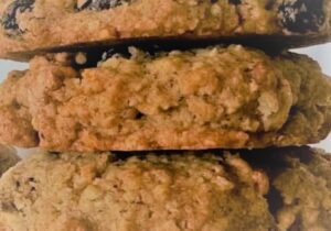 HOW TO MAKE OATMEAL COOKIES