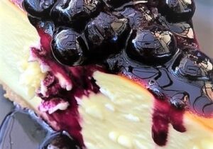 Baked Cheesecake with Blueberry Sauce